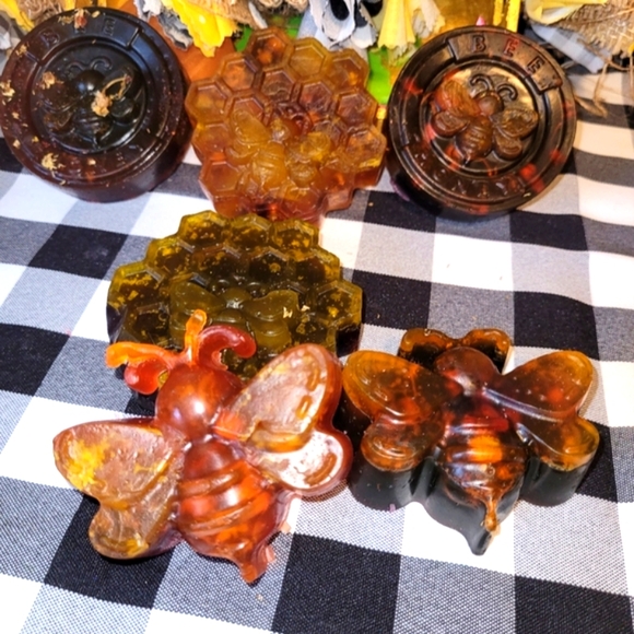 Honey 🍯 Bee 🐝 Bundle Unisex Vegan Glycerin Soap 🧼 - Picture 1 of 14